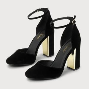 NWOT- Lulu’s Black Velvet Ankle Strap Heels (Gold Metallic Interior Heel Accent)